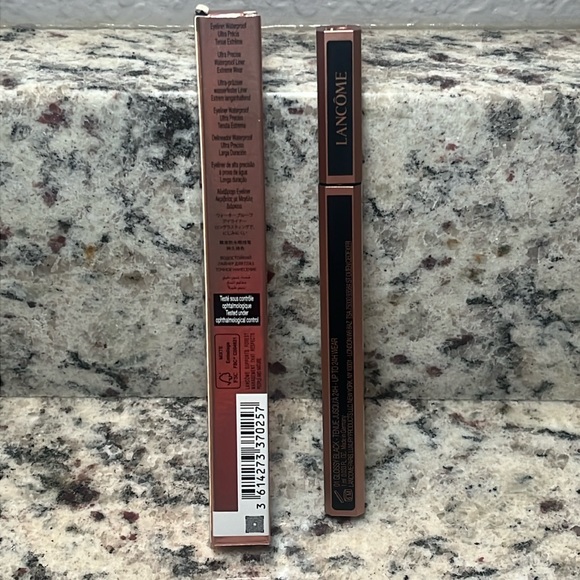 Lancome Idole Ultra Precise Glossy Black Eye Liner - Picture 4 of 6